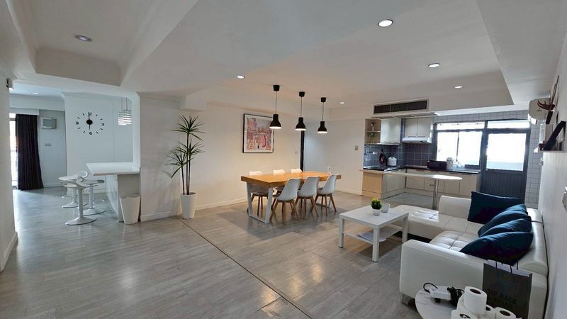 picture < Royal Castle Sukhumvit 39 for Rent > " 5b 6b 240 sqm - 6/19