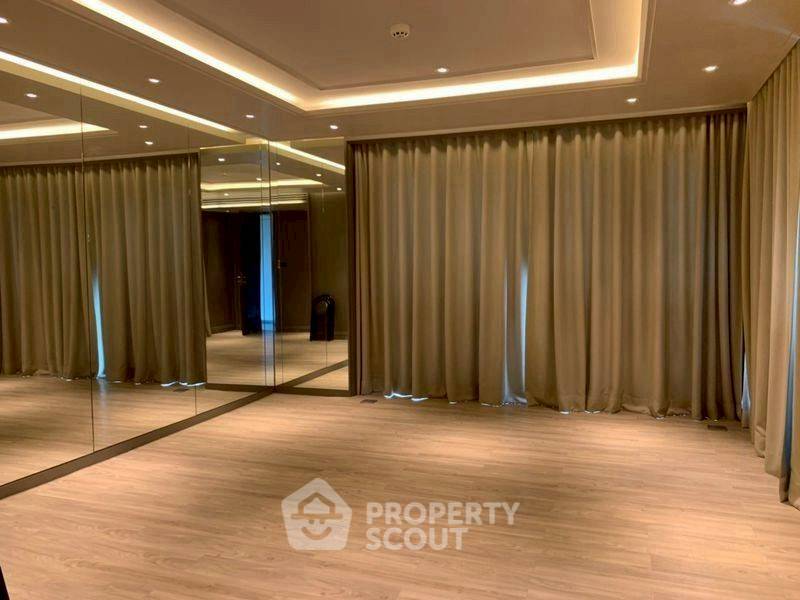 picture 3-BR Condo at The Crest Sukhumvit 24 near BTS Phrom Phong (ID 2285429) - 5/14