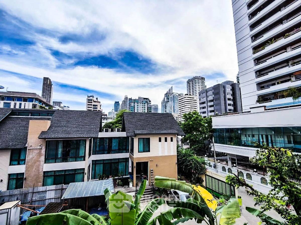 picture 3-BR Condo at Baan Siri Sukhumvit 13 Condominium near ARL Makkasan (ID 2016154) - 11/11