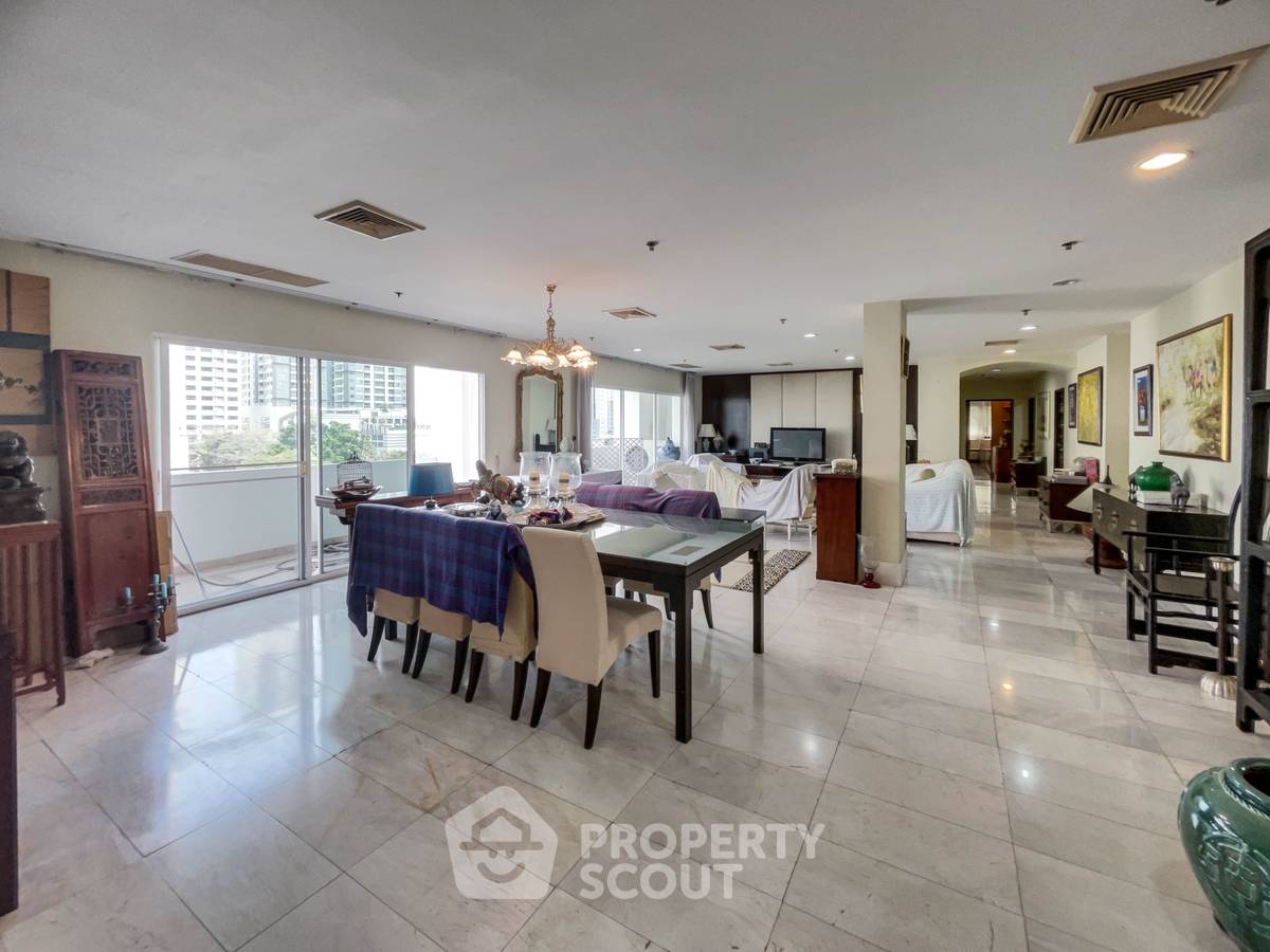 picture 3-BR Condo at 33 Tower near BTS Phrom Phong (ID 2053519) - 4/30