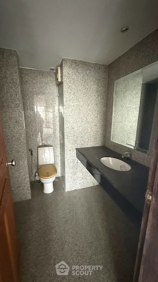 picture 4-BR Condo at Royal Hill Resort Condominium close to Pattaya South (ID 2296396) - 8/9