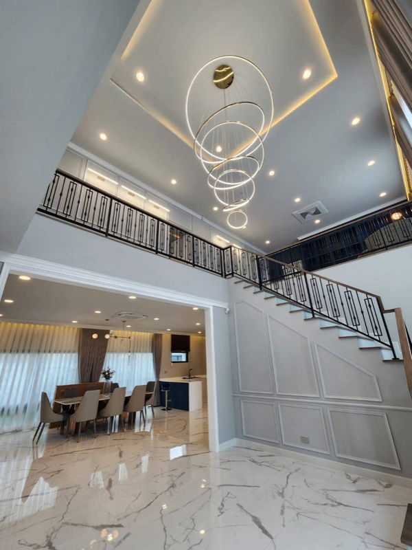 รูป ให้เช่า บ้านเดี่ยว เศรษฐสิริ บางนา-สุวรรณภูมิ บ้านใหม่ ตกแต่งสวย 5 นาทีถึง สนามบินสุวรรณภูมิ - รูปที่ 3/4