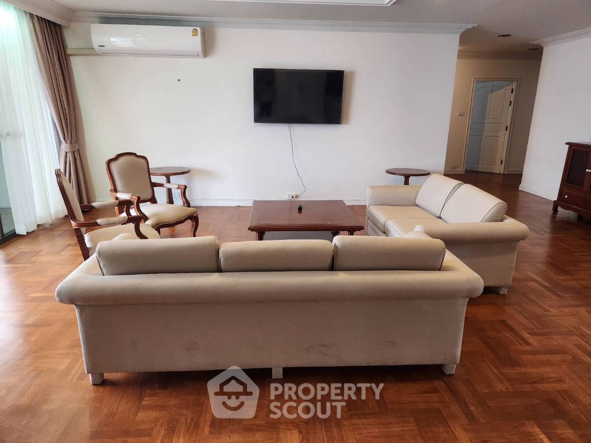 picture 4-BR Condo at Charan Tower near BTS Phrom Phong (ID 1847680) - 1/9