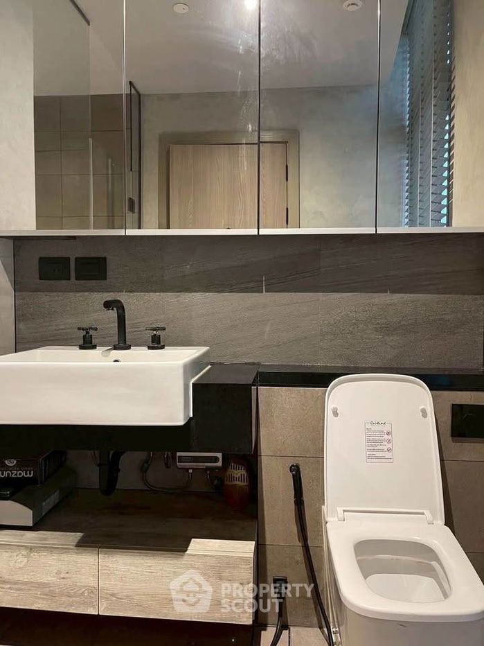 picture 2-BR Condo at The Lofts Asoke near MRT Phetchaburi (ID 2233256) - 3/19