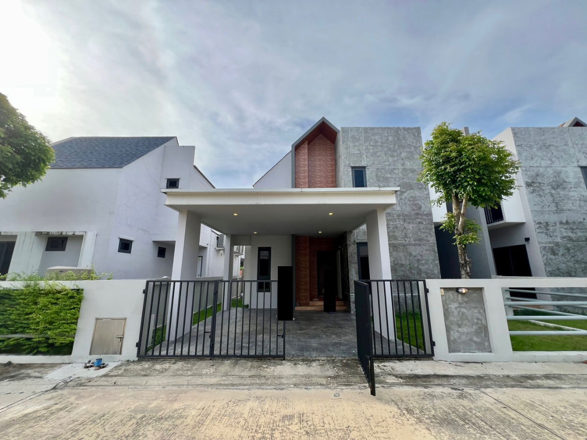 รูป ขายบ้านเดี่ยวสไตล์โมเดิร์น Living Loft ลำลูกกา คลอง 9 | หรูหรา กว้างขวาง วัสดุพรีเมียม พร้อมเข้าอยู่ - รูปที่ 1/25