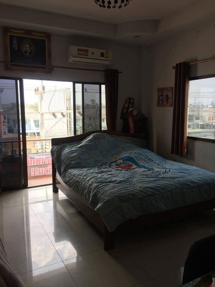 picture 3-storey commercial building for sale in front of Bueng Village Project, Nong Prue Community, Sriracha - 14/14