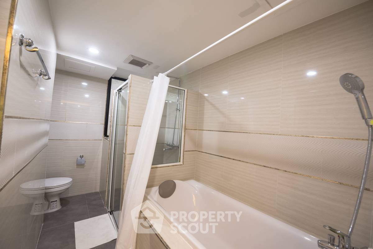 picture 3-BR Condo at President Park Condominium near MRT Queen Sirikit National Convention Centre (ID 1165097) - 21/23