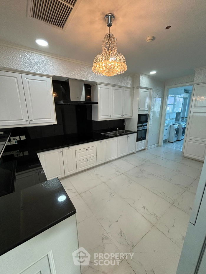 picture 4 Bedroom Penthouse at Royce Private Residences (ID 1404323) - 8/26