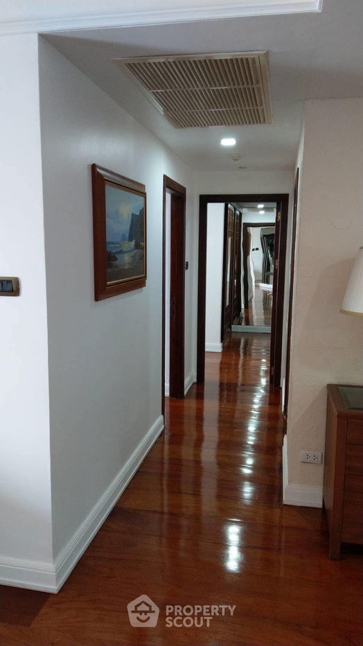 picture 2-BR Condo at All Seasons Mansion Condominium near BTS Phloen Chit (ID 756847) - 4/7