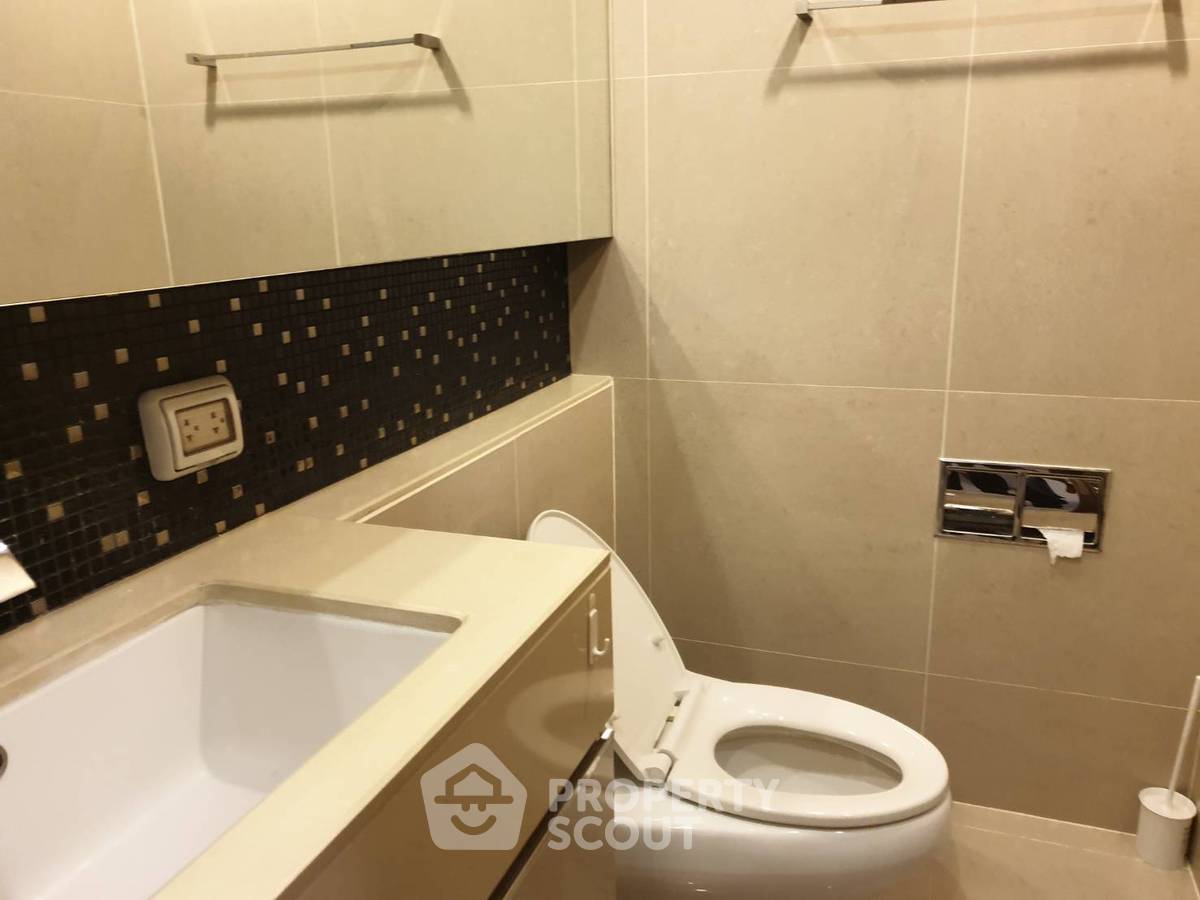 picture 2-BR Condo at The Address Sathorn near BTS Saint Louis (ID 1209782) - 22/22