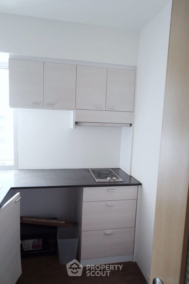 picture 2-BR Condo at My Resort Bangkok Condominium near MRT Phetchaburi (ID 961760) - 3/11