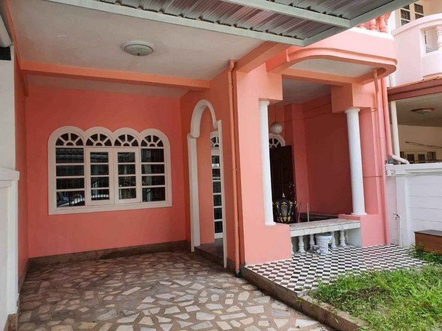 picture Two-and-a-half-story townhouse for rent in Phonphailin Village, Lat Phrao 41/1, Bangkok. - 2/18