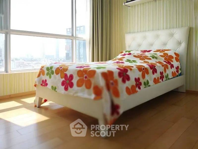 picture 2-BR Condo at Hive Taksin near BTS Wongwian Yai (ID 2279065) - 5/16