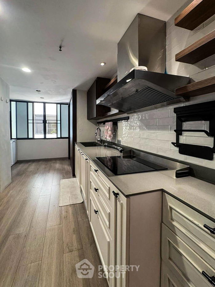 picture 3-BR Condo at Baan Prompong Condominium near MRT Phetchaburi (ID 1991457) - 25/40