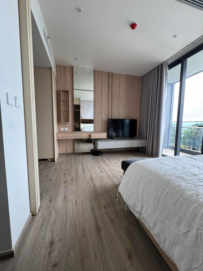 picture Luxury Beachfront Condo | Price: 45,000 Baht / month Location : Arom Wongamat  Unit on 5th floor with stunning sea view. - 9/9