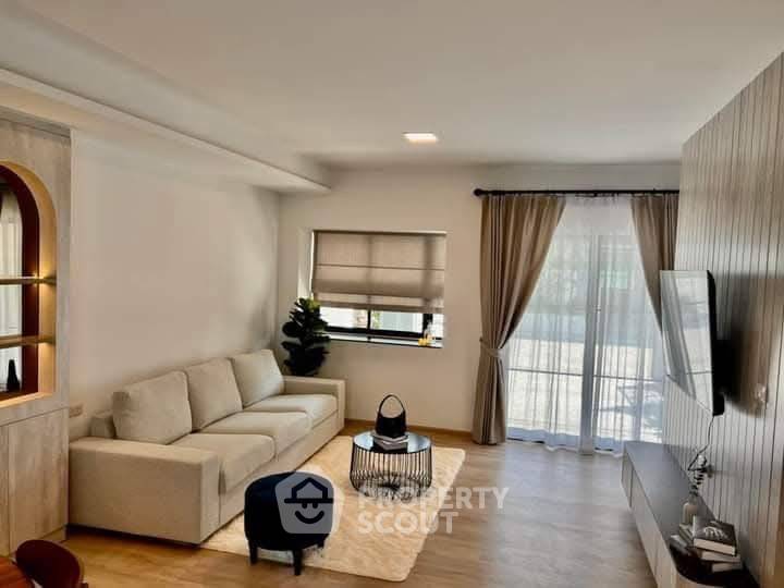 picture 3-BR House at Indy 5 Bangna Km.7 in Bang Kaeo (ID 2296124) - 2/13