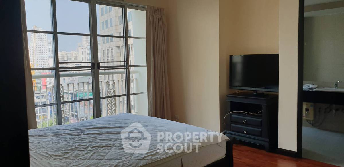 picture 3-BR Condo at Citi Smart Sukhumvit 18 near BTS Asok (ID 1988261) - 4/20