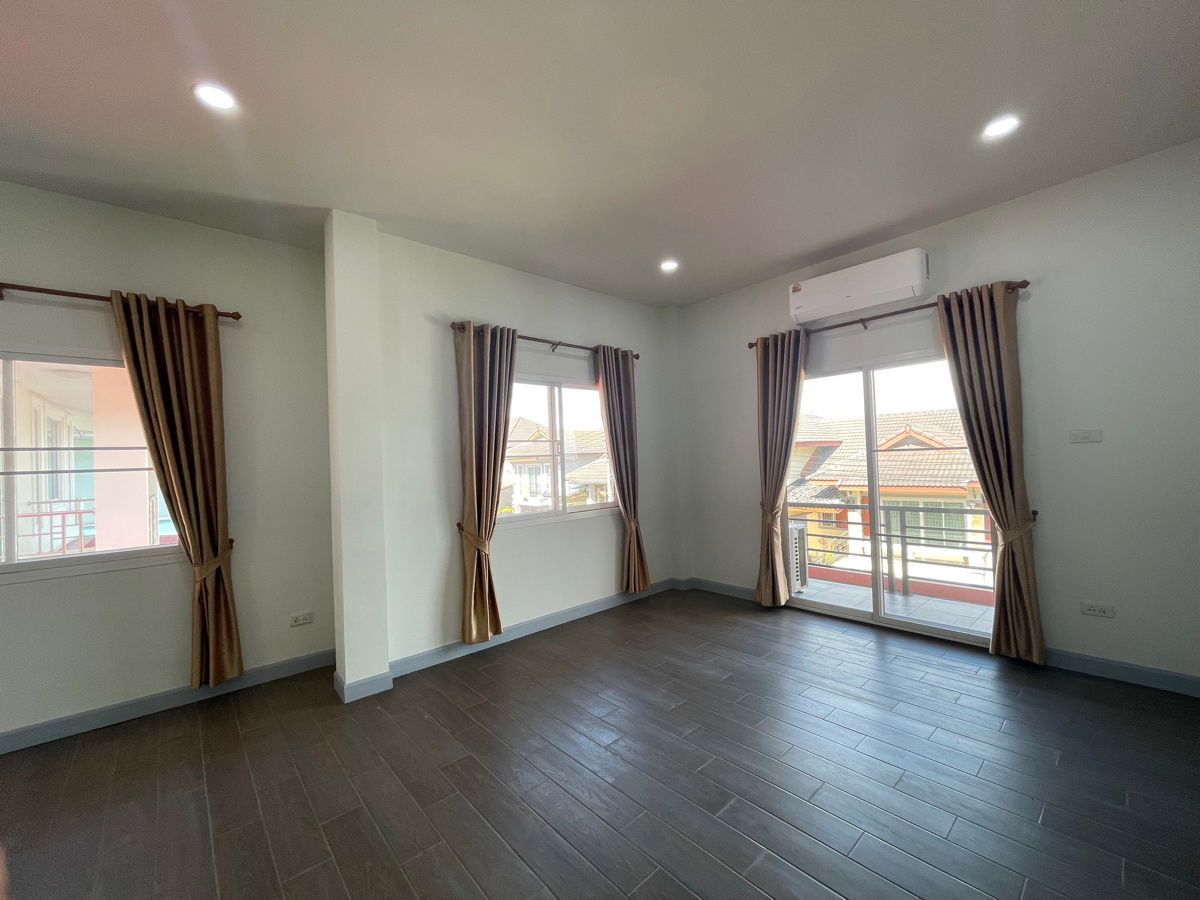 รูป ขายบ้านเดี่ยว บ้านใหม่!หมู่บ้านเป็นสุข สันทราย เชียงใหม่ หลังมุม ฟรีโอน ใกล้รวมโชคมอลล์ สีตัวบ้านไม่ถูกใจ แจ้งเปลี่ยนได้! Line OA: @017sfxil - รูปที่ 2/13
