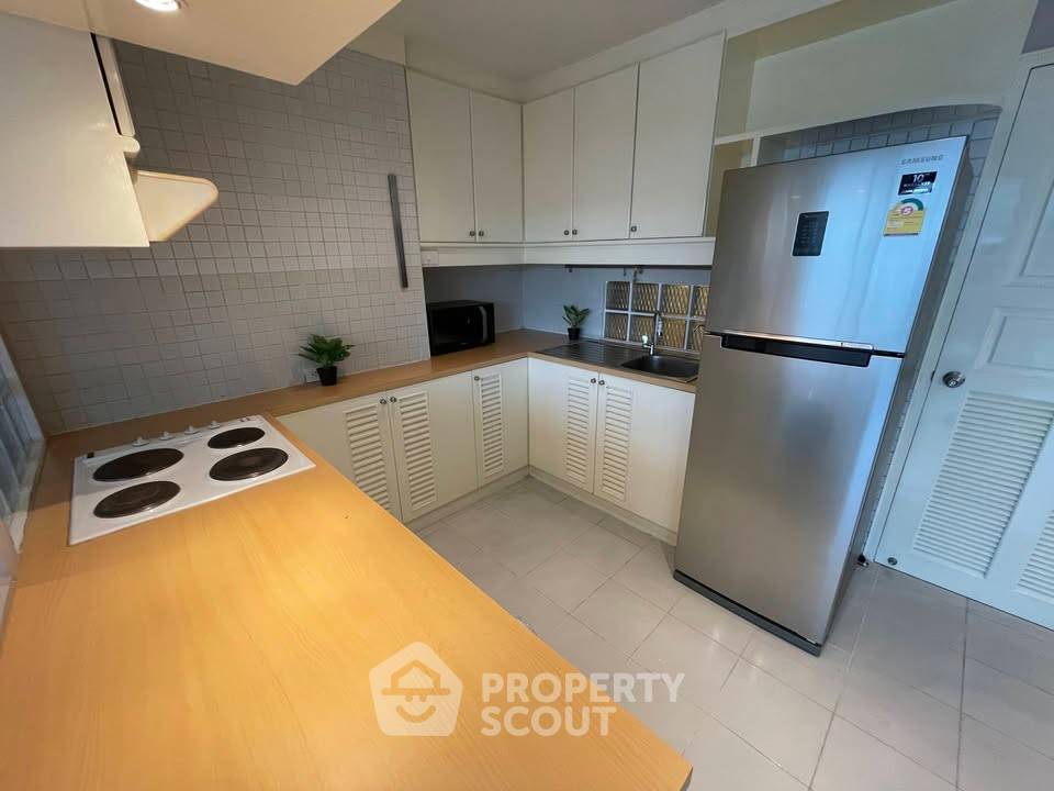 picture 2-BR Condo at Supalai Place Sukhumvit 39 near BTS Phrom Phong (ID 2294376) - 7/32