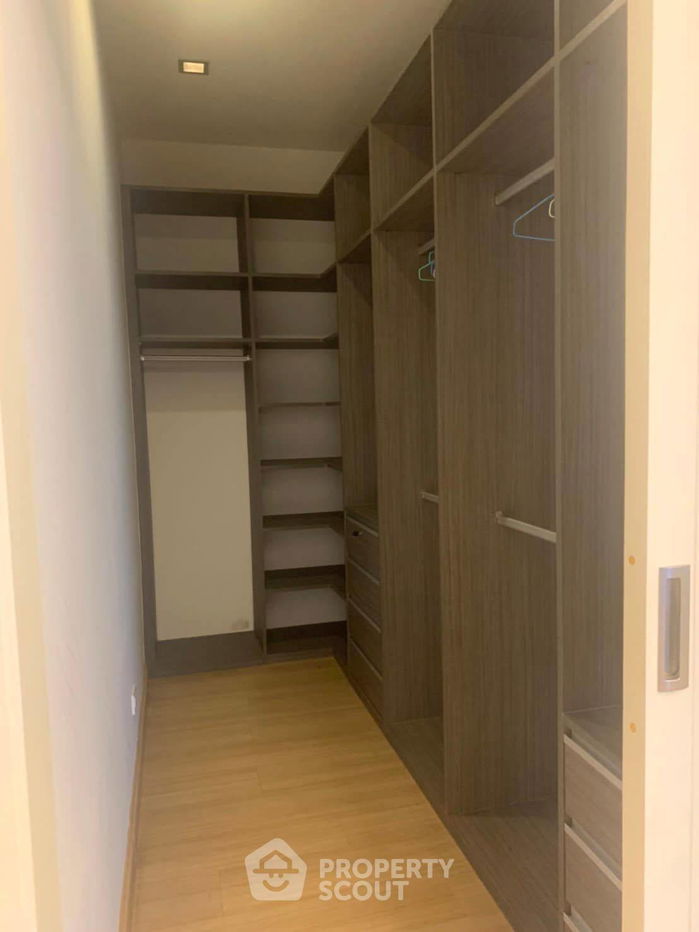 picture 2-BR Condo at Baan Sathorn Chaopraya near BTS Krung Thon Buri (ID 1094849) - 11/12