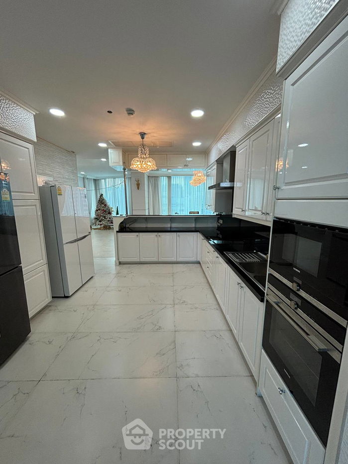 picture 4 Bedroom Penthouse at Royce Private Residences (ID 1404323) - 10/26