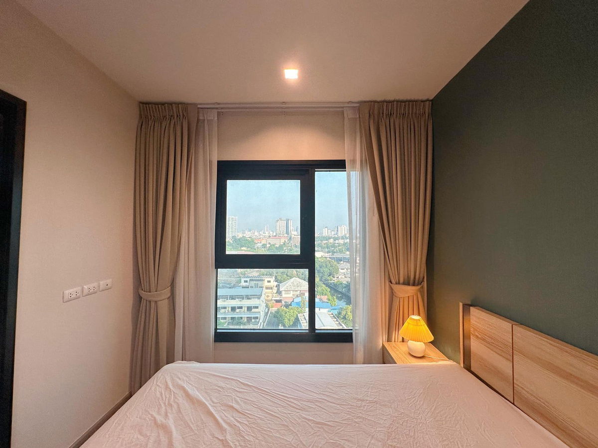 picture For Rent “  The Base Phetkasem “Fully furniture and ready to move in >>contact us  Line@assetrootz  - 5/10