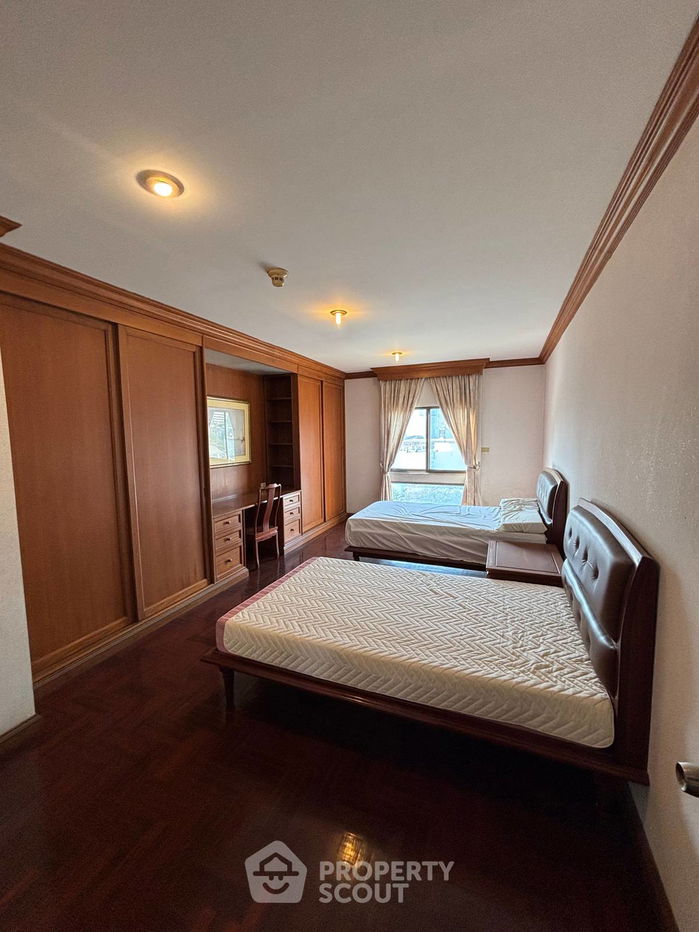picture 3-BR Condo at Castle Hill Mansion Condominium near BTS Ekkamai (ID 1528437) - 7/11