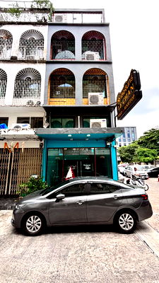 Shophouses for rent BTS Surasak : For rent: Townhouse 18 sq.w. Soi Charoenkrung 47/1
