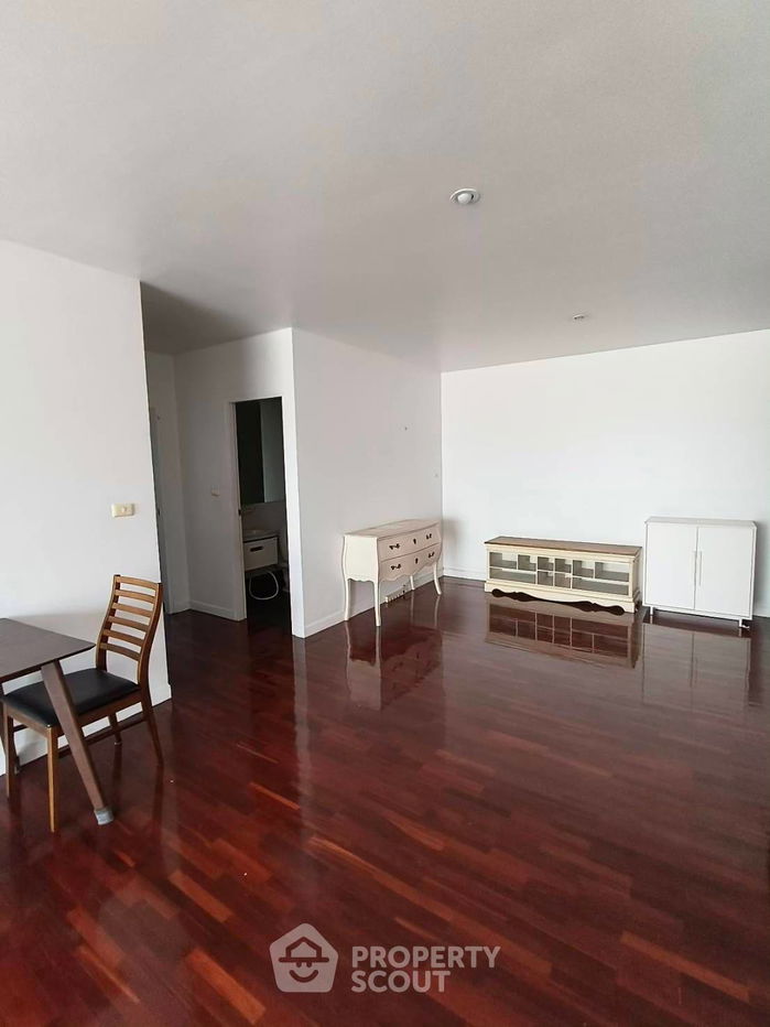 picture 2-BR Condo at Paholyothin Park Condominium near BTS Saphan Khwai (ID 998524) - 2/18