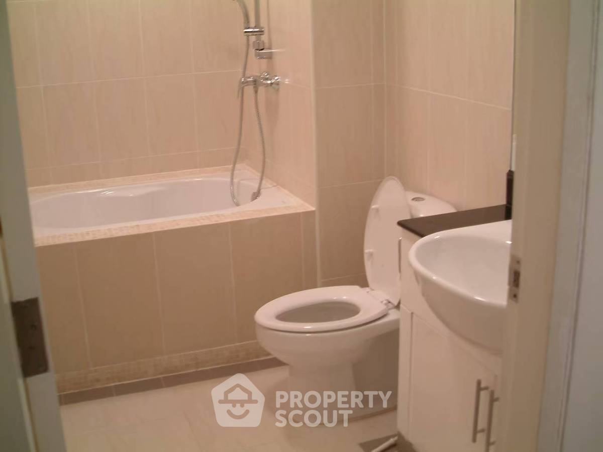 picture 2-BR Condo at 49 Plus near BTS Phrom Phong (ID 513989) - 6/9