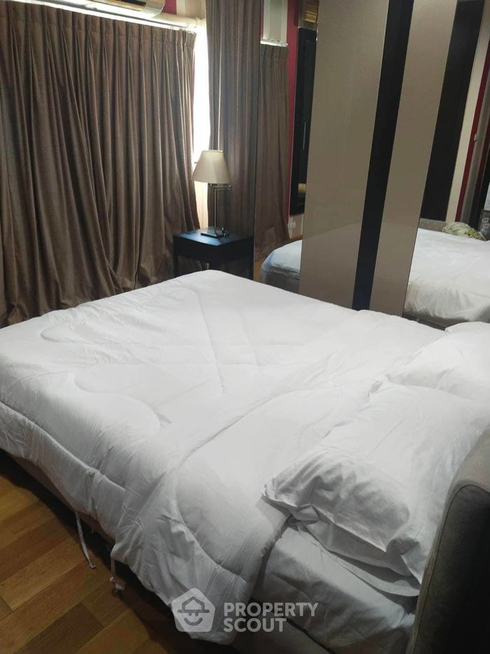 picture 1-BR Condo at Sathorn Gardens near MRT Si Lom (ID 878138) - 5/12