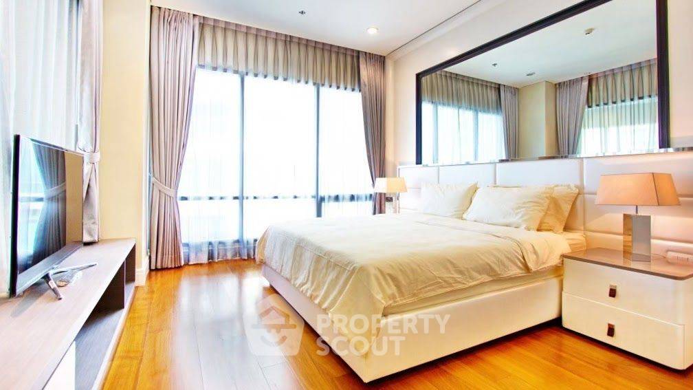 picture 3-BR Condo at Bright Sukhumvit 24 Condominium near BTS Phrom Phong (ID 721596) - 3/11
