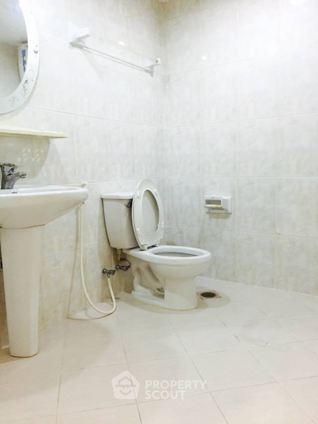 picture 3-BR Condo at Royal Castle Sukhumvit near BTS Phrom Phong (ID 514499) - 8/9