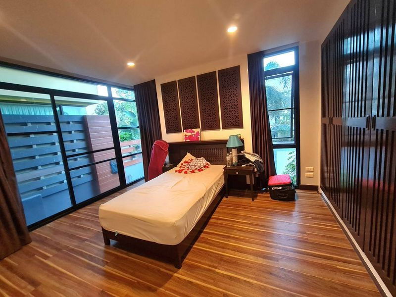 picture Two-storey detached house for sale in Horseshoe Point Village, near the edge of Map Prachan Reservoir, Pattaya, Chonburi - 13/18
