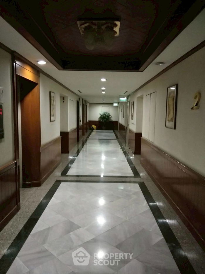 picture 2-BR Condo at Lake Avenue Sukhumvit 16 near BTS Asok (ID 2287211) - 10/12