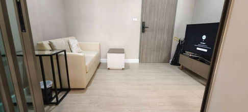 Condo for rent at Metroluxe Ratchada, near MRT Huai Khwang.