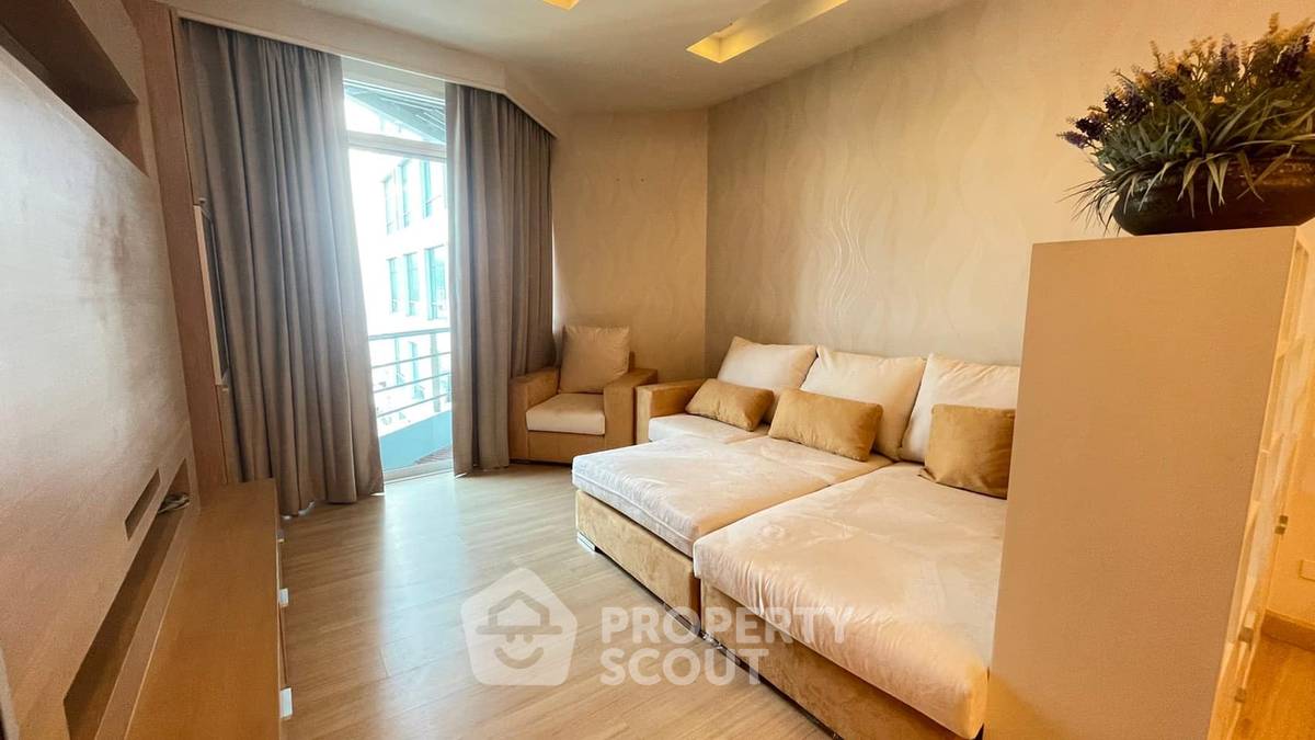 picture 2-BR Condo at Baan Sathorn Chaopraya near BTS Krung Thon Buri (ID 1094849) - 1/12