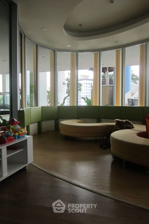 picture 2-BR Condo at Sky Walk Residences near BTS Phra Khanong (ID 309256) - 4/6