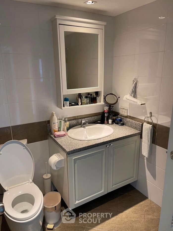 picture 2-BR Condo at Serene Place Sukhumvit 24 Condominium near BTS Phrom Phong (ID 2057952) - 15/15