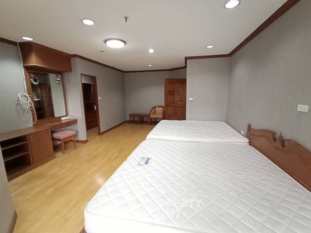 picture 3-BR Condo at Fifty Fifth Tower Thonglor near BTS Thong Lor (ID 387307) - 12/12