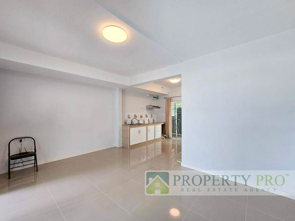 picture TownHome for Sale Villaggio Bangna, 2 bedroom 18 sqw 110 sqm Good Condition Near Suvarnabhumi, Bang Phli, Bang Sao Thong, ABAC Bangna : MJ25S-004 - 4/28