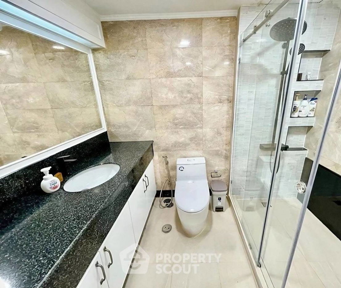 picture 1-BR Condo at Lake Avenue Sukhumvit 16 near BTS Asok (ID 510322) - 9/10