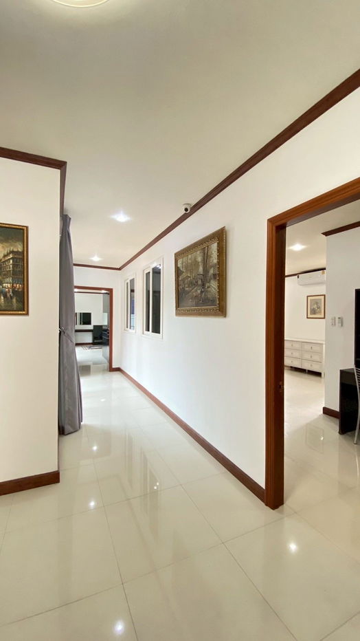 รูป บ้านพูลวิลล่า – จอมเทียน พัทยา ,บ้านเดี่ยว 3 ชั้น 4 ห้องนอน + 1 ห้องเด็ก / 5 ห้องน้ำ,พื้นที่ใช้สอยประมาณ 200 ตร.ม. - รูปที่ 18/18