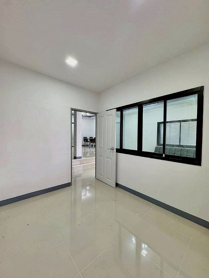 รูป บ้านสวยมาก 4 ห้องนอน หลังริม  มีระเบียงชั้น 2  #หมู่บ้านรัตนาธานี บางบัวทอง  รีโนเวทใหม่  ติดถนนวัดลาดปลาดุก  ใกล้เซ็นทรัล เวสเกต - รูปที่ 10/20