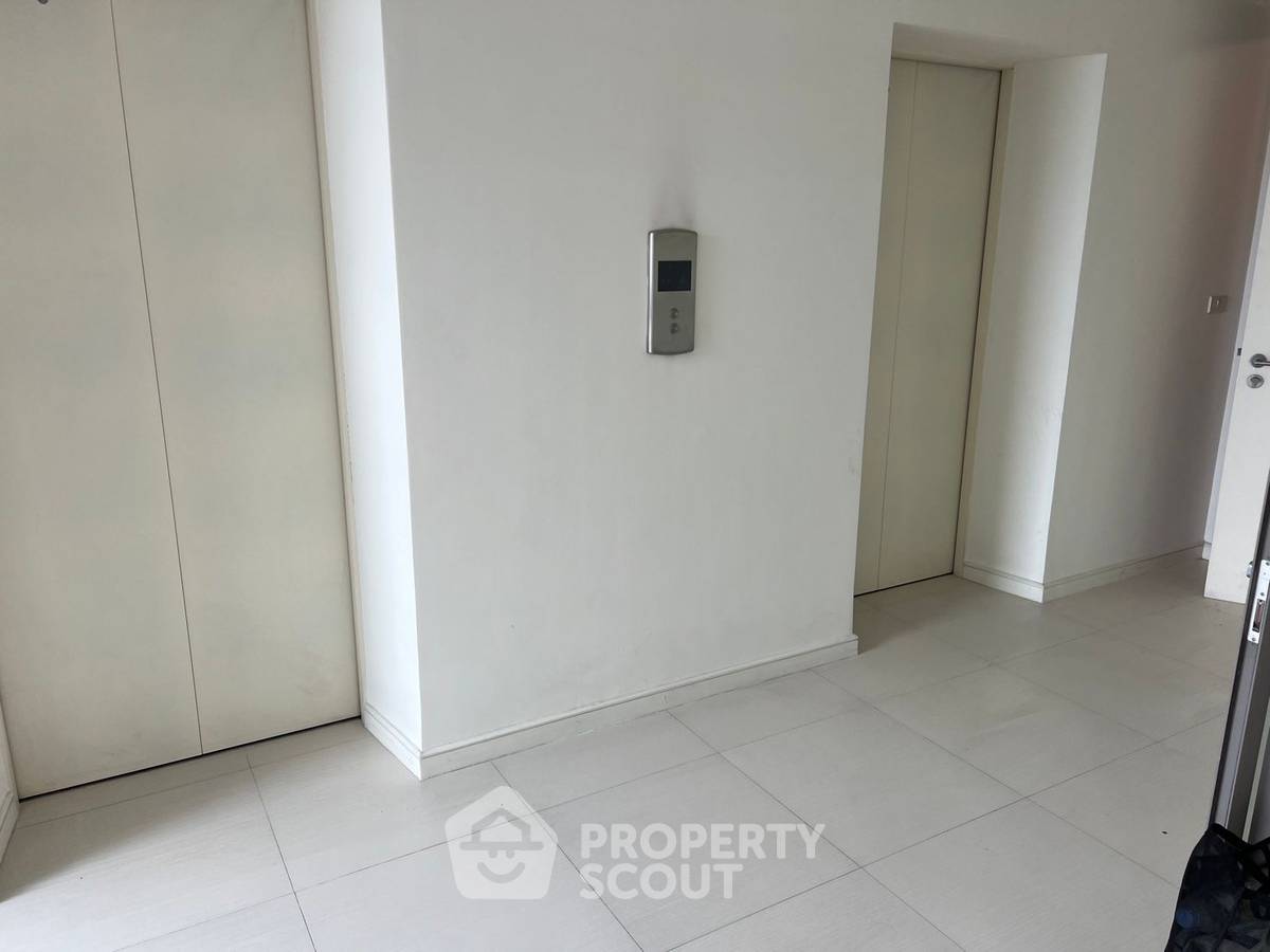 picture 2-BR Condo at Star View close to Phra Ram 3 (ID 2296246) - 15/15