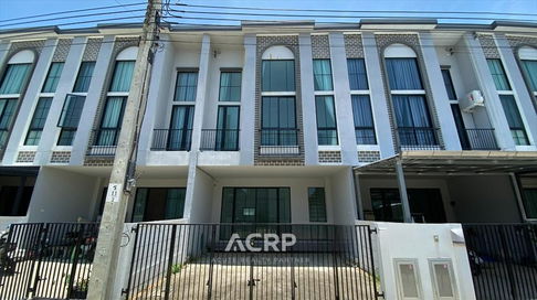 Modern Loft-Style 2-Storey Townhome for Sale – Chewa Home Pracha Uthit
