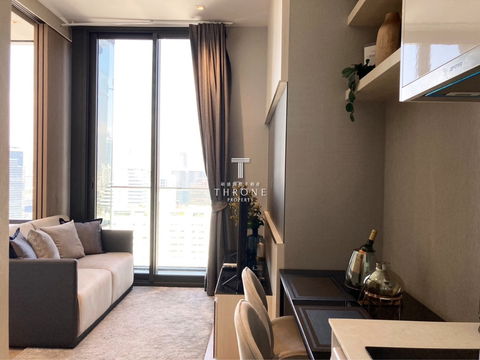 Ashton Silom   🌟PN-00006069🌟
