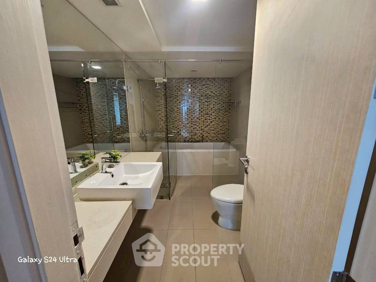 picture 3-BR Condo at Le Nice Ekkamai Condominium near BTS Ekkamai (ID 2295264) - 7/12