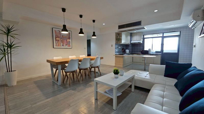 picture < Royal Castle Sukhumvit 39 for Rent > " 5b 6b 240 sqm - 17/19