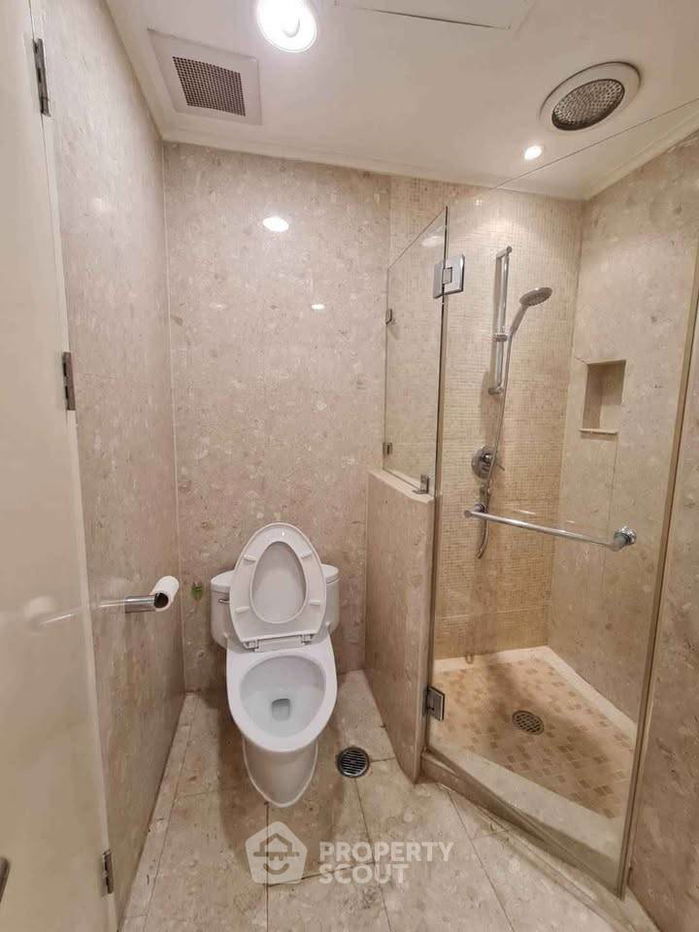 picture 3-BR Condo at Baan Siri Ruedee Condominium near BTS Phloen Chit (ID 2088139) - 12/12